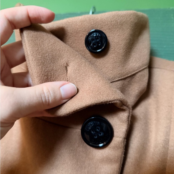 Pleated Camel Coat with Belt and Oversized Buttons - Picture 4 of 10